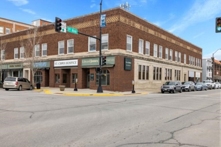 Iowa Condo Auction * 15 Units * One Package